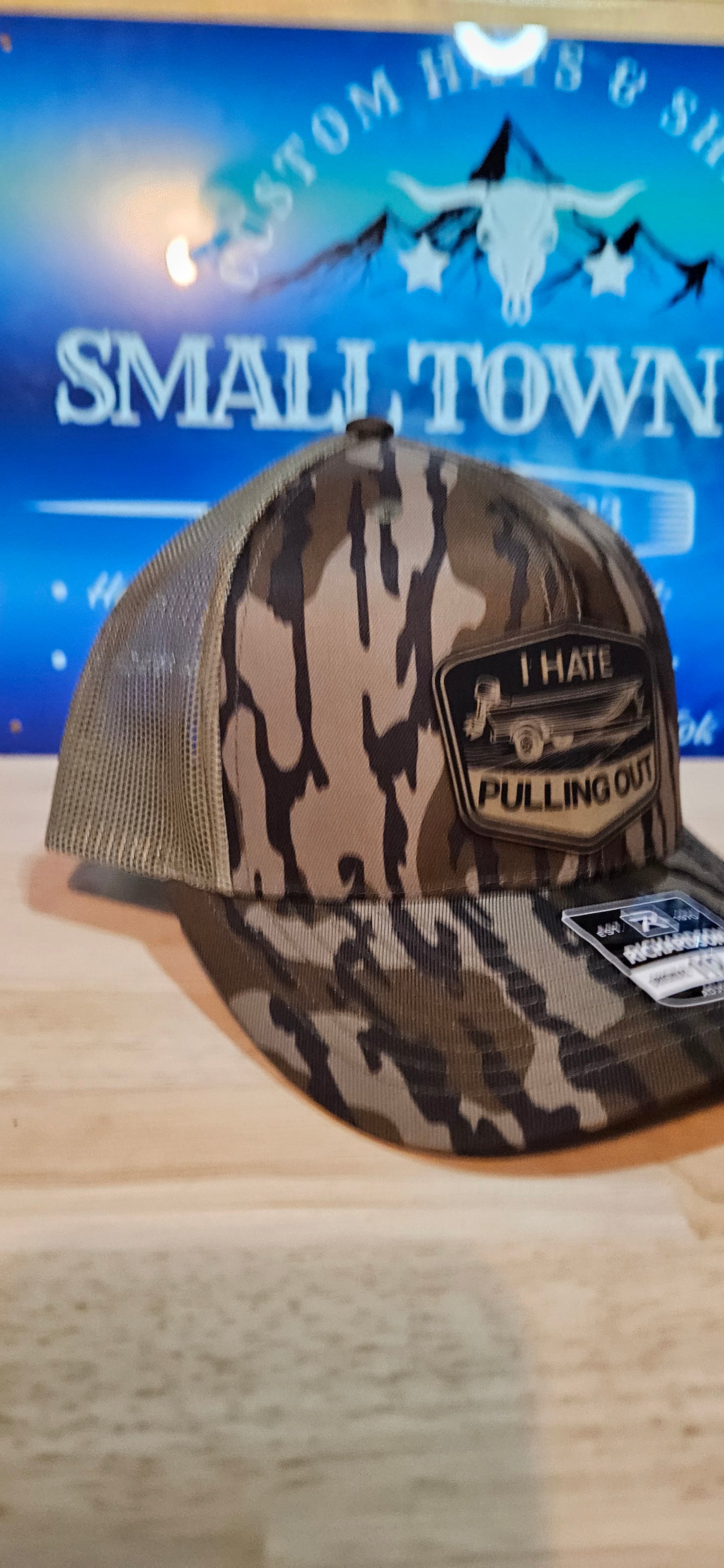 Bottomland Trucker hat with design